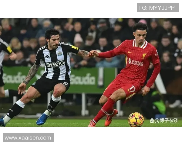 琼斯与科米尔再度对决谁能在这场巅峰之战中笑到最后